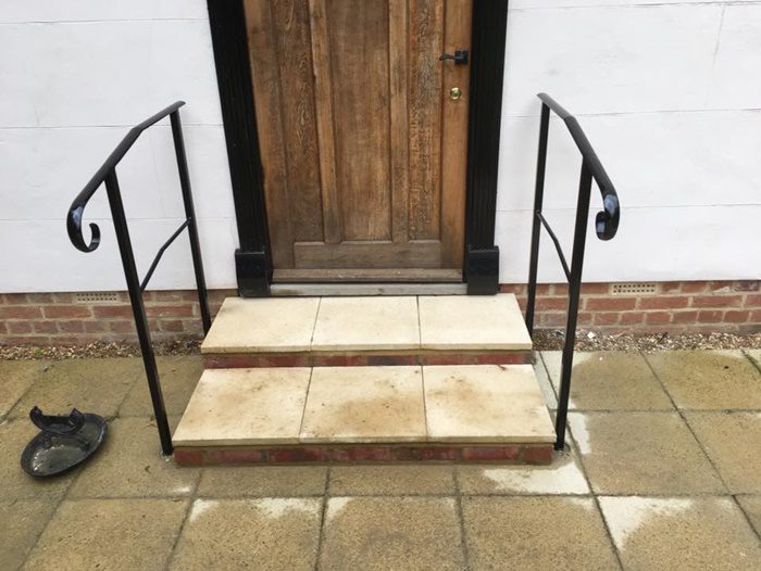 Garden steps balustrade